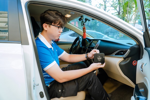 Định vị 4G đối chiếu tốc độ trong xe đơn giản - BA GPS