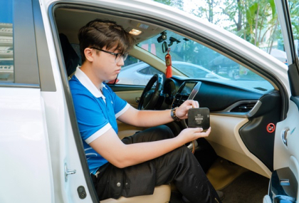 Định vị 4G đối chiếu tốc độ trong xe đơn giản - BA GPS