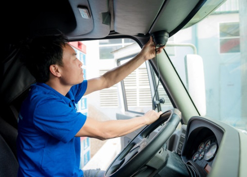 Kiểm soát thắt dây an toàn nhờ camera xe đầu kéo - BA GPS