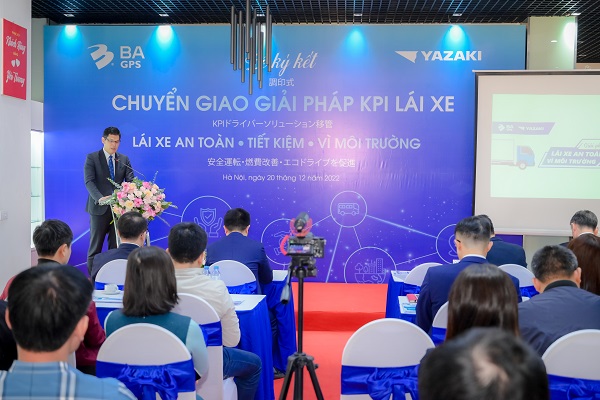 Ông Ko Yazaki - Chủ tịch kiêm Tổng giám đốc Yazaki Energy Systems chia sẻ tại buổi chuyển giao giải pháp về định hướng phát triển giải pháp tại Việt Nam.