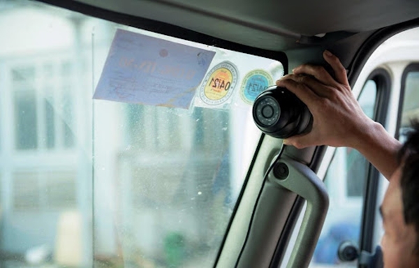 Camera giám sát xe công ten nơ bảo vệ tài xế trong suốt hành trình