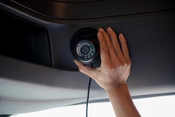 Camera giám sát ô tô giá bao nhiêu còn phụ thuộc vào nhiều yếu tố và nhu cầu của khách hàng 
