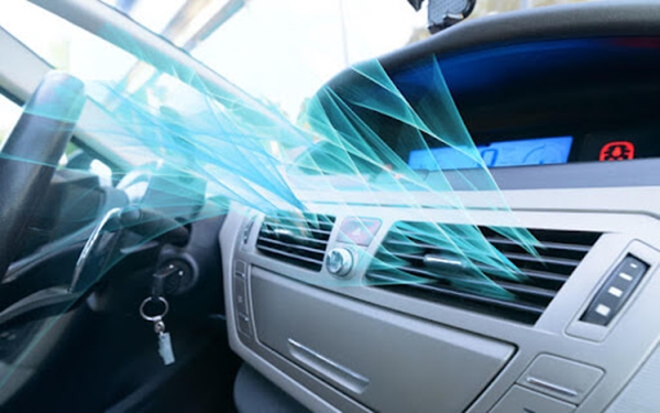 Thường xuyên thay đổi hai chế độ lấy gió để không khí trong xe được lưu thông