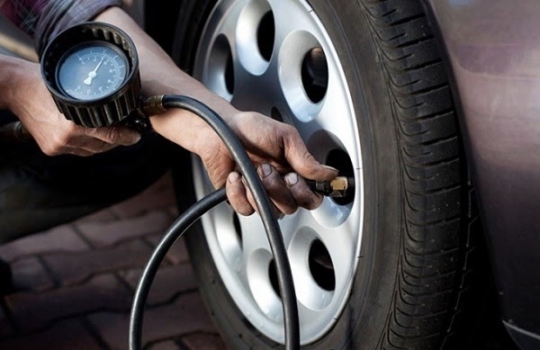 Cần chủ động chuẩn bị các đồ dùng cần thiết để khắc phục sự cố liên quan đến lốp xe