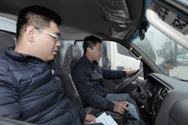 Hỏi review từ lái xe - những người đang sử dụng định vị xe tải để biết đâu là sản phẩm đạt chuẩn 