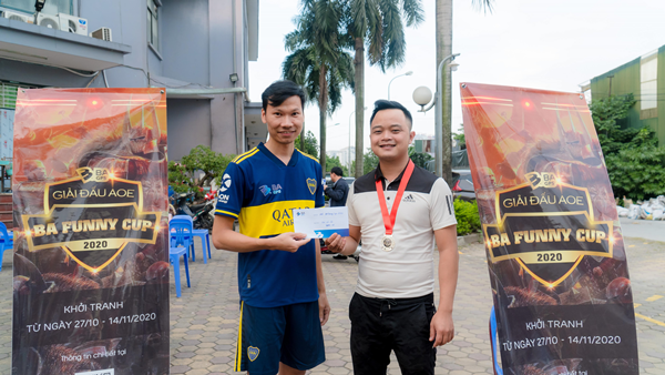 Xứng đáng với danh hiệu "Game thủ chơi hay nhất" - anh Nguyễn Ngọc Ánh mang về cho mình Giải Ép đời