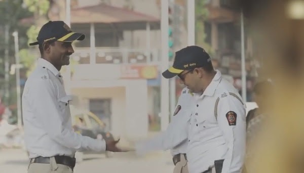 Cảnh sát thành phố Mumbai mừng rỡ vì chế tài xử phạt hành công bước đầu