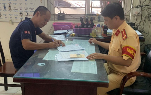 Không nhường đường cho xe ưu tiên có thể bị xử phạt tới 5 triệu đồng