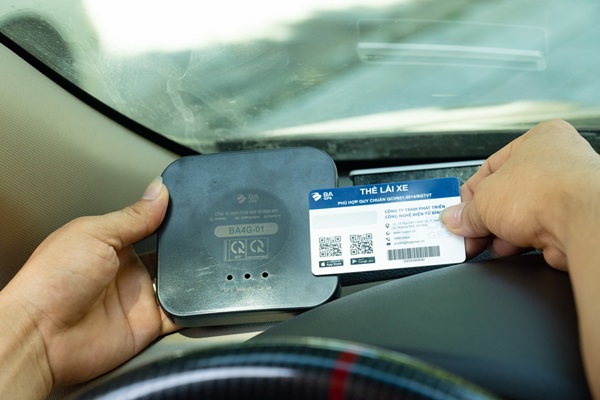 Định vị xe tải được trang bị đầu đọc thẻ RFID