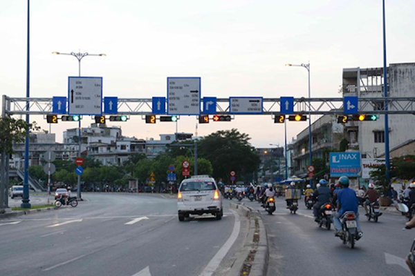 Nhiều tài xế thường tăng ga tránh đèn đỏ khi lái xe trong thành phố